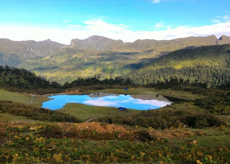 The sparkling lake in Tawang
