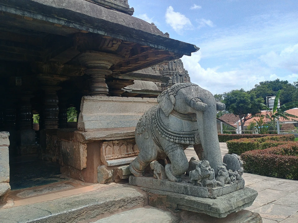 The Sree Veeranarayana temple - An elephant statue guarding the temple
