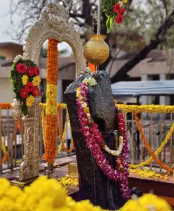 Shani Idol at Shani Shingnapur