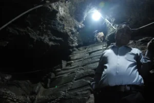 the cave drop entrance at Patal Bhuvaneshwar
